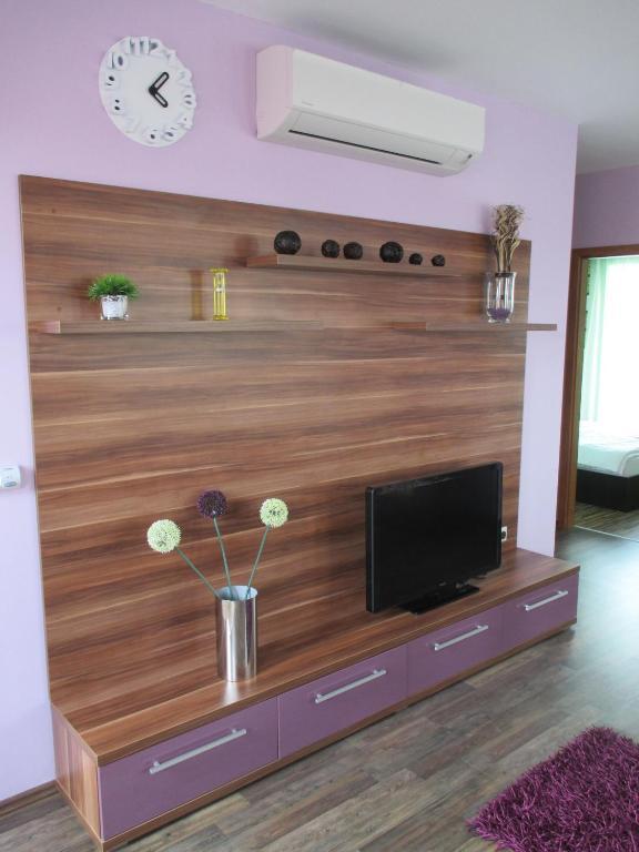 Alpha Apartman Sarvar Bagian luar foto