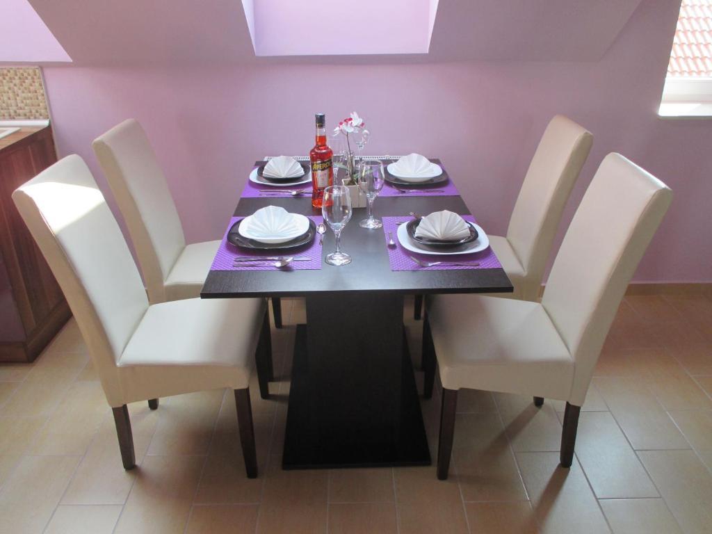 Alpha Apartman Sarvar Bagian luar foto