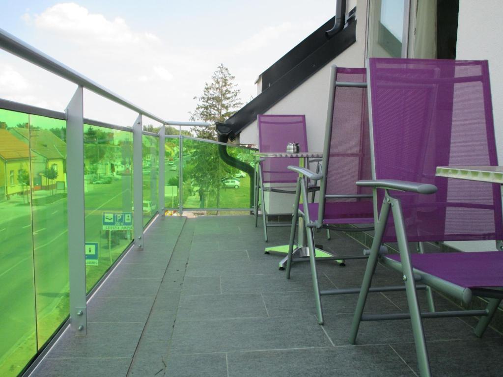 Alpha Apartman Sarvar Ruang foto
